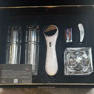 Prédiré Paris Age Defying 4-Step Collection with positive ionic device